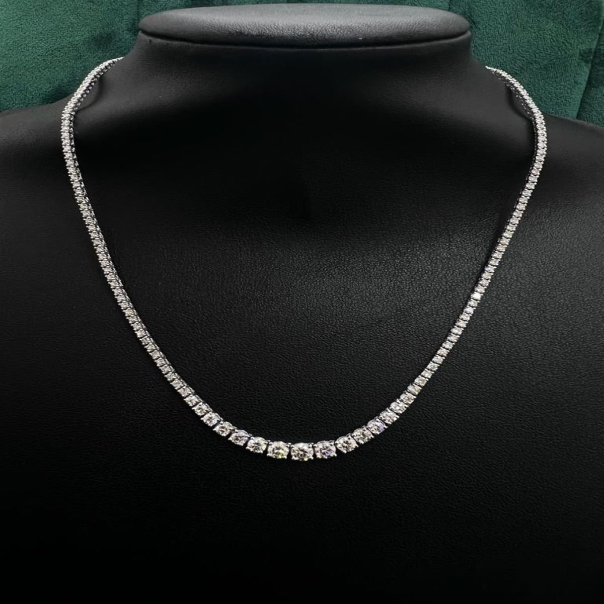 8.46 ct Natural Round Diamond Graduated Tennis Necklace